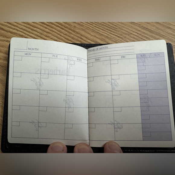 đź’•VINTAGE BURBERRY ADDRESS BOOK/CALENDARđź’• - Picture 7 of 13